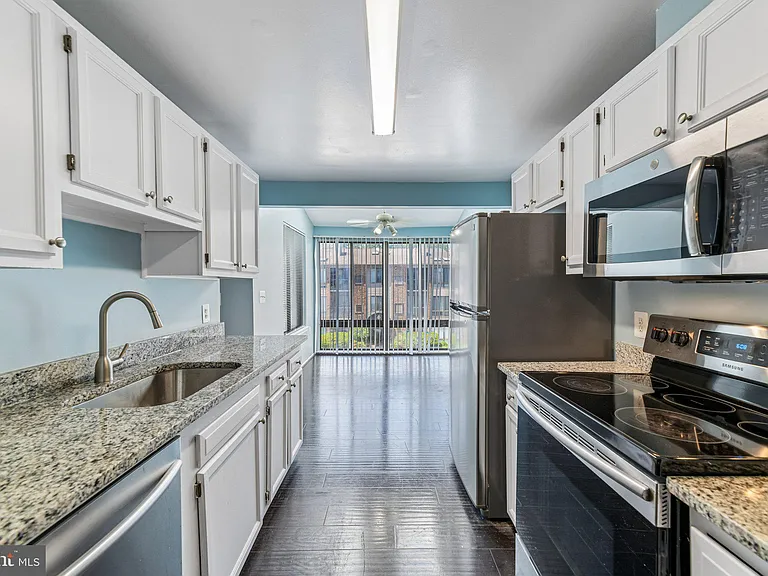 18131 Chalet Dr #301 — Photo 19