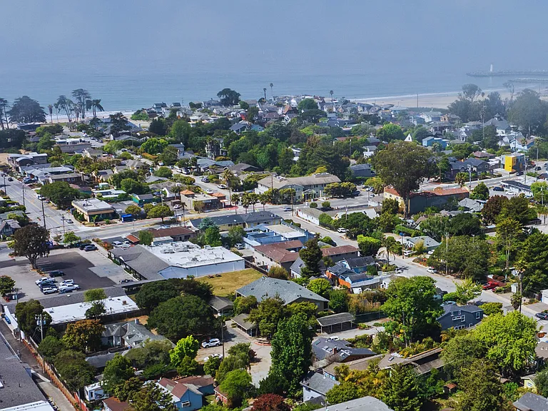 Walking distance to the beach!