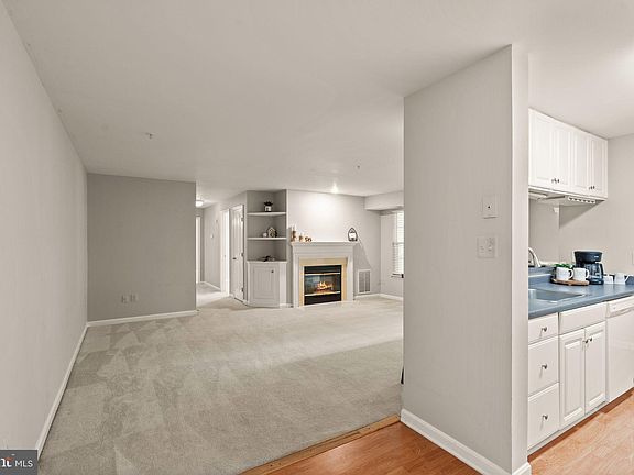 4th image of 4116 Monument Ct #203