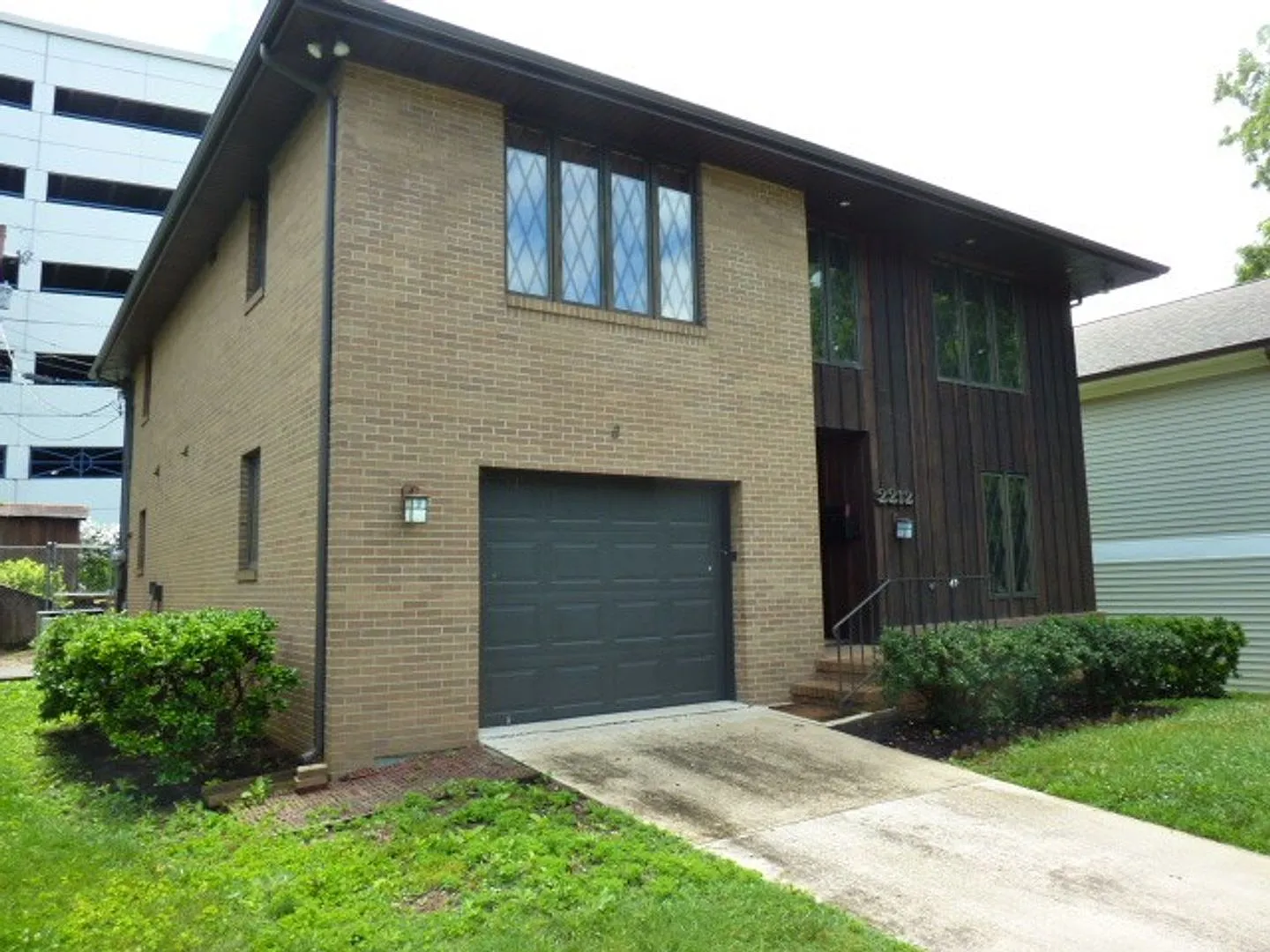 Waitlist for Aug2027Jul2028 Now Open! | 7BR / 5.5BA Home in Fort Sanders | Walk to UTK — Photo 4