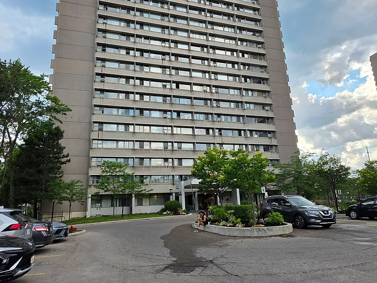 715 Don Mills Rd #1708 — Photo 1