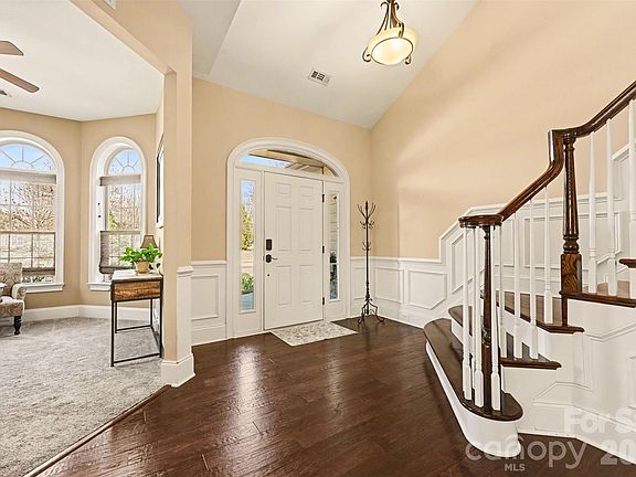 4th image of 15523 Lake Ridge Rd