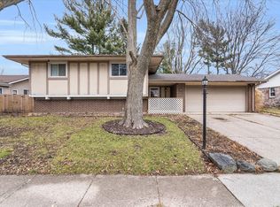 1528 Branch Dr, Champaign, IL 61821