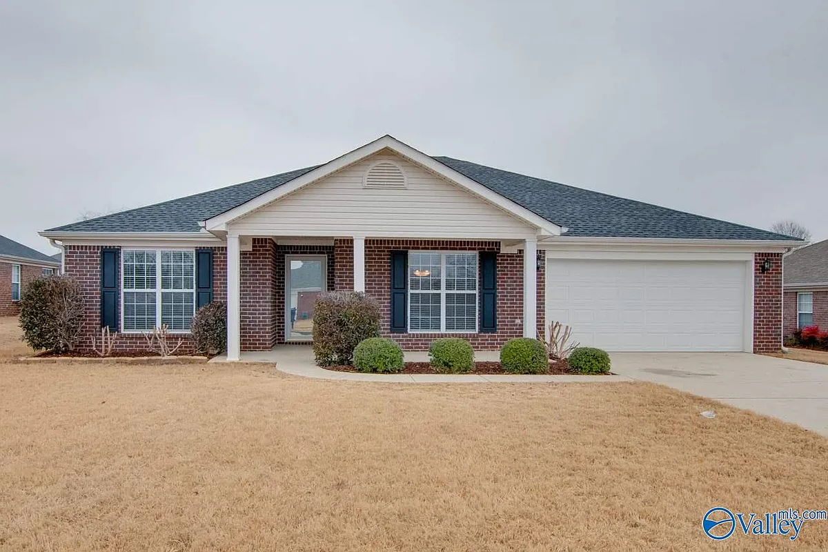 Building Photo - 104 Kings Cross Dr