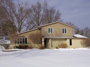 2812 Fair Acres Dr, Burlington, IA 52601