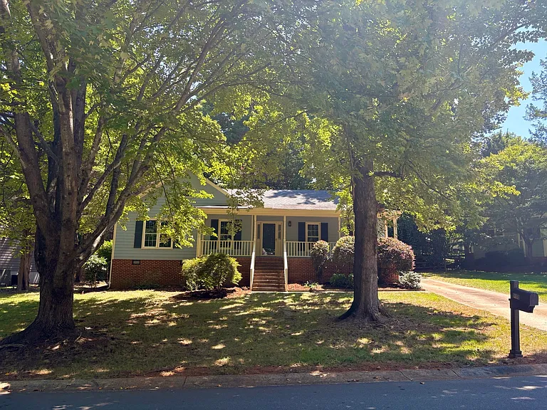 Twin Trail Dr — Photo 2
