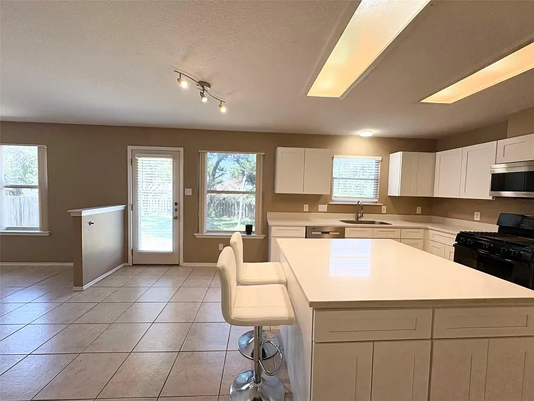 1101 Wood Creek Dr — Photo 14