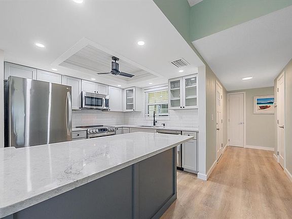 4th image of 5865 TIDEWOOD AVENUE #8