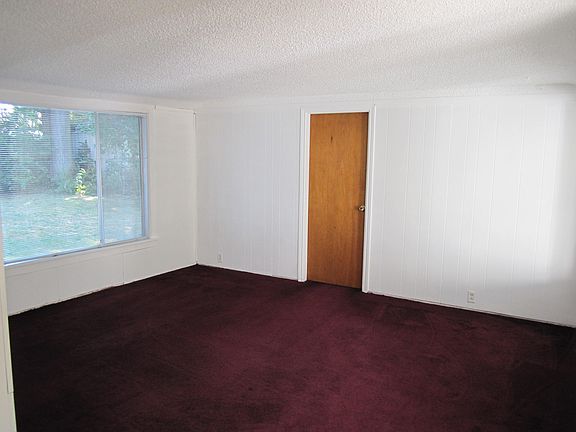 2nd image of 13518 Wallingford Ave N