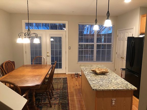 4th image of 139 Martin Ln