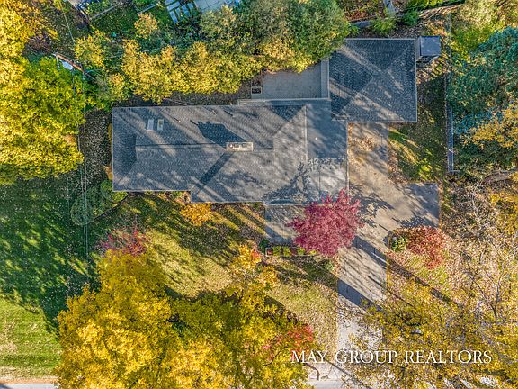 3rd image of 2727 Cascade Rd SE