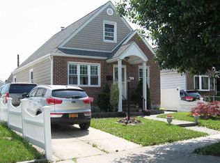 8537 Commonwealth Blvd, Jamaica, NY 11426