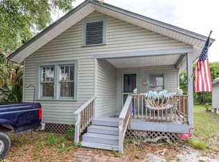 125 10th St, Apalachicola, FL 32320