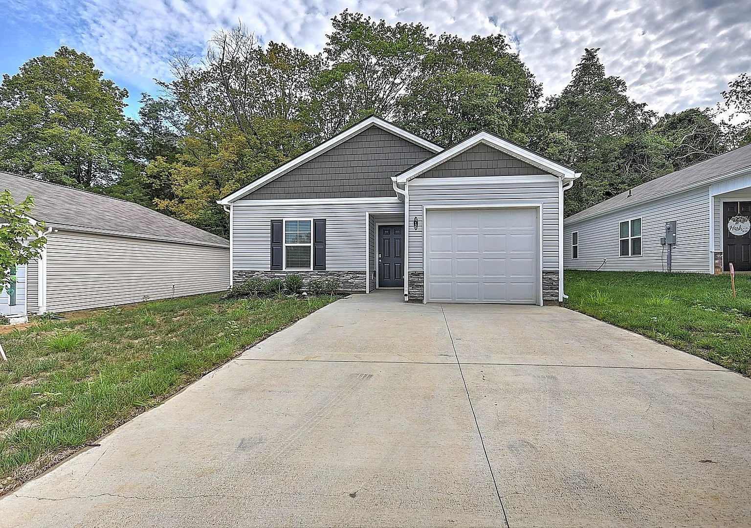 416 Arrowhead Drive, Johnson City, TN 37601 — Photo 2
