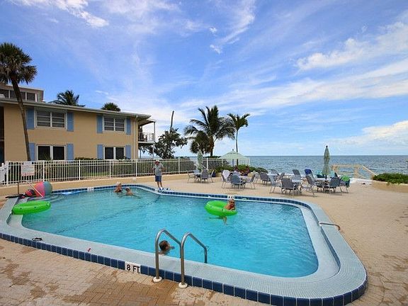 3rd image of 1065 Gulf Shore Blvd N APT 312