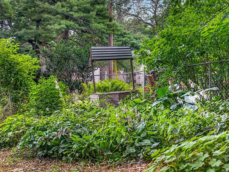 18 Cathy Ct — Photo 53