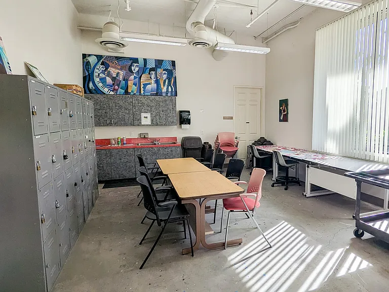 Burbank Senior Artists Colony — Photo 9
