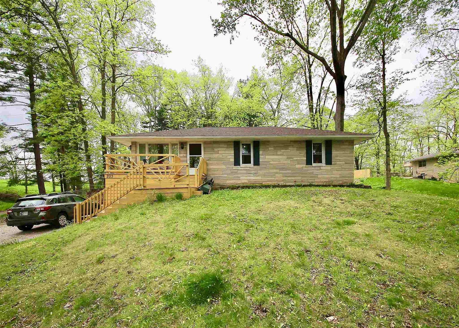 203 W Chester Dr photo 1