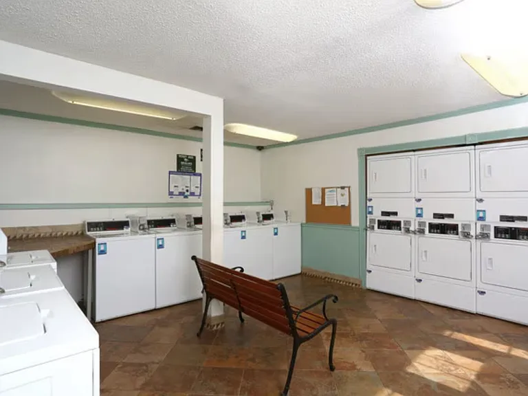 Briar Glen Apartments — Photo 4