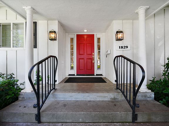 3rd image of 1829 Club Drive
