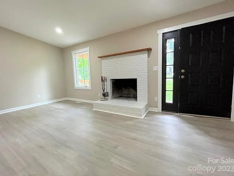 600 Briar Creek Rd — Photo 3