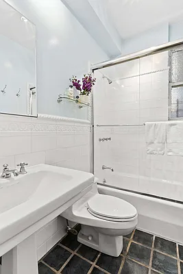 Sold by Compass | media 25