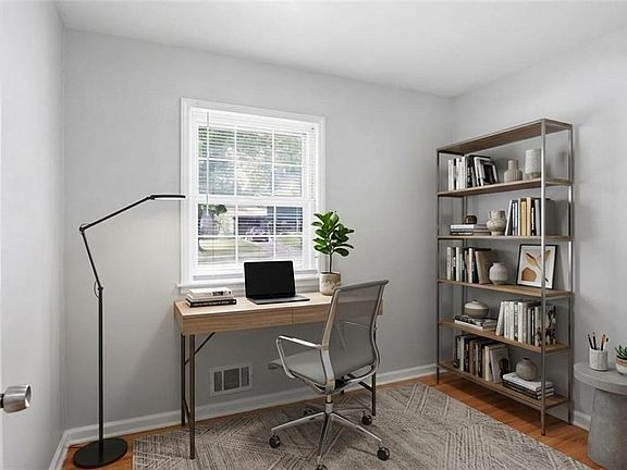 3rd image of 423 Monterey Ave
