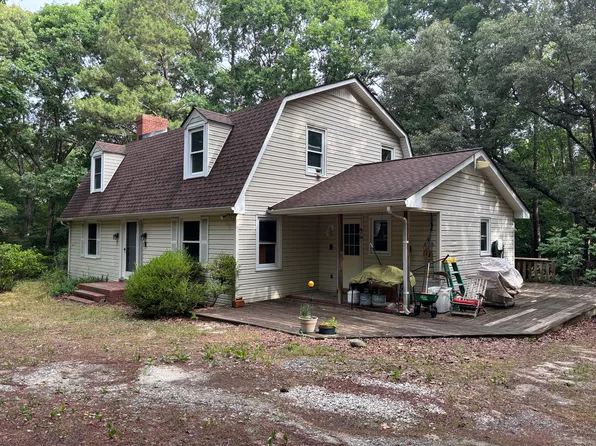 437 Wake Rd, Wake, VA 23176