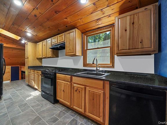 5th image of 425 Old Dutch Hollow Road