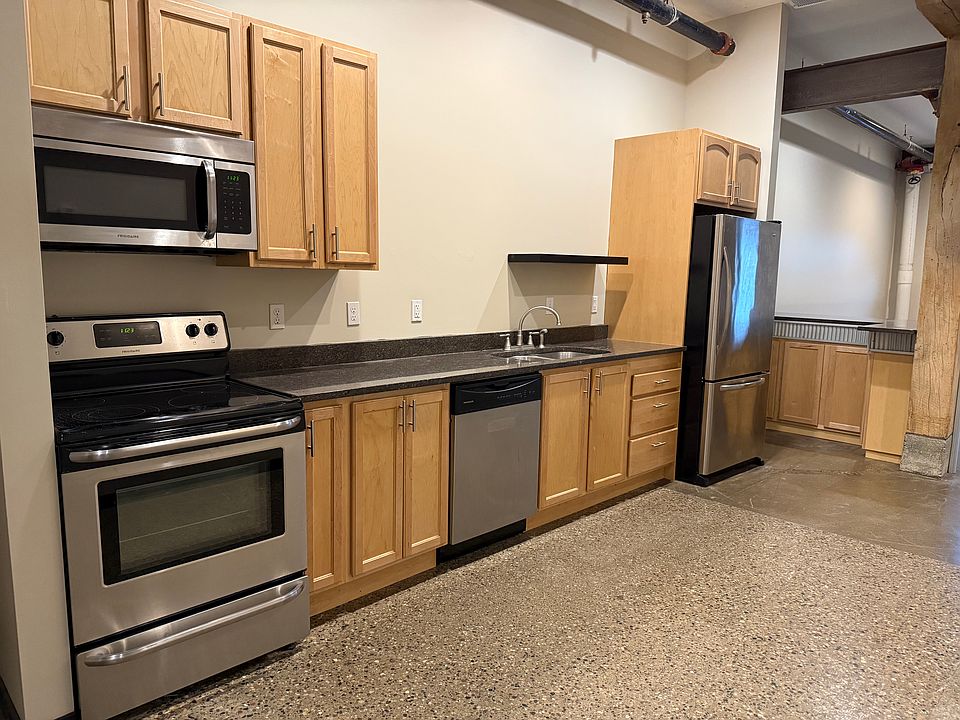 1st image of 146 S River Ave APT 9