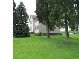 3284 N Pleasant Dr, East Palestine, OH 44413