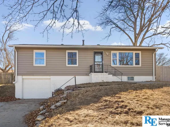 1501 Imperial Dr, Bellevue, NE 68005