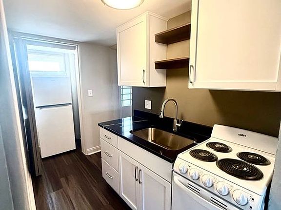 4th image of 120 36th St NE #4
