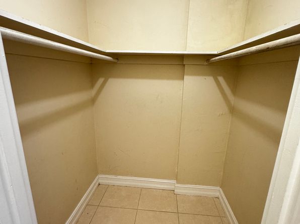 1351 NE Miami Gardens Dr APT 403