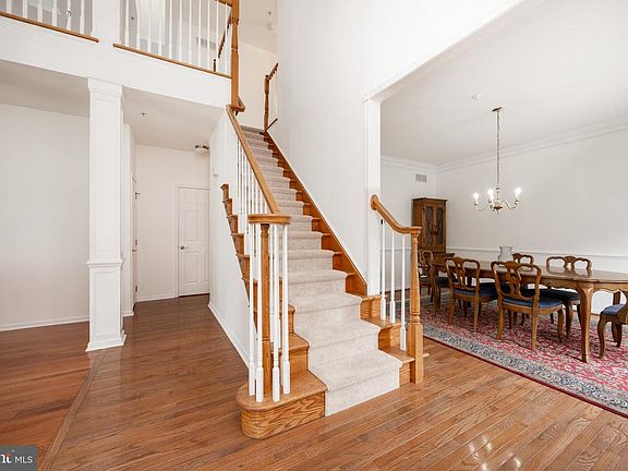 4th image of 223 Silverbell Ct