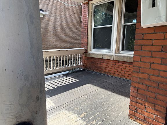 2nd image of 392 Lafayette Ave #2