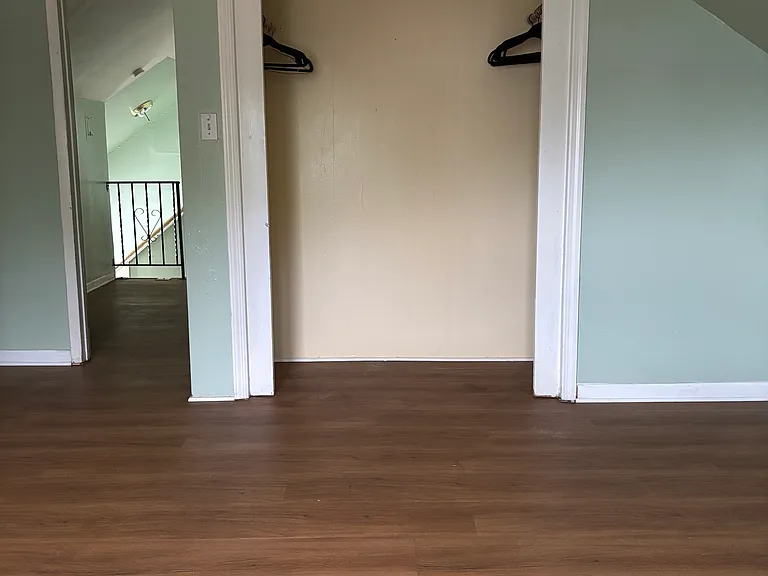 103 Hastings Ave — Photo 8