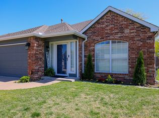 831 E Vancouver Cir, Broken Arrow, OK 74012
