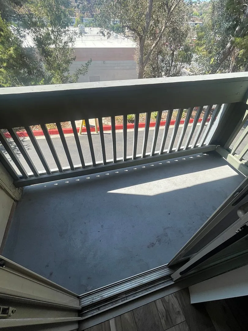 Completely Remodeled 3 Bedroom in San Diego!! Water/Trash Included — Photo 4