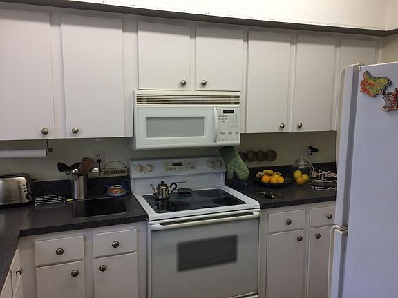 Fully functional kitchen with all appliances included
