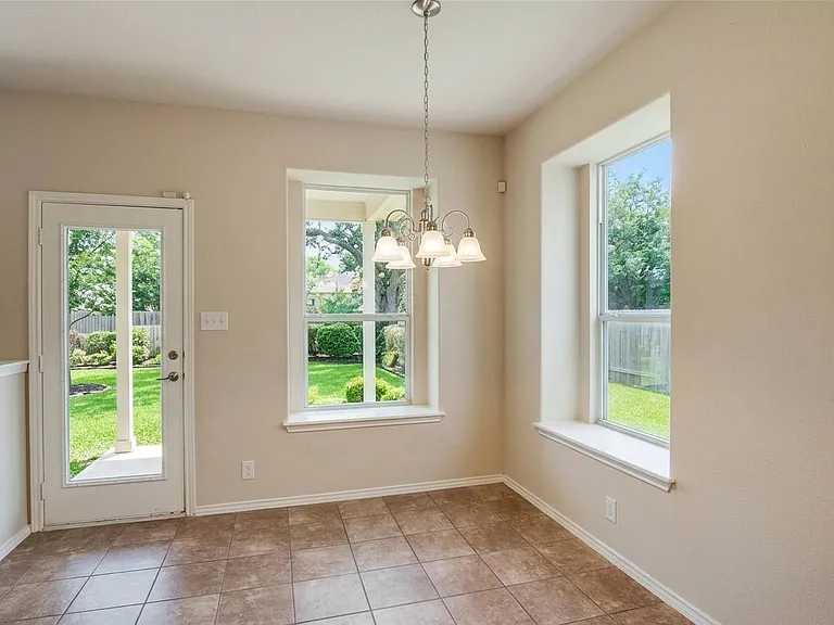 1821 Golden Arrow Ave — Photo 11