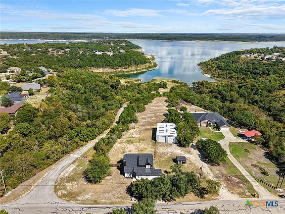 2nd image of 5107 Denmans Loop