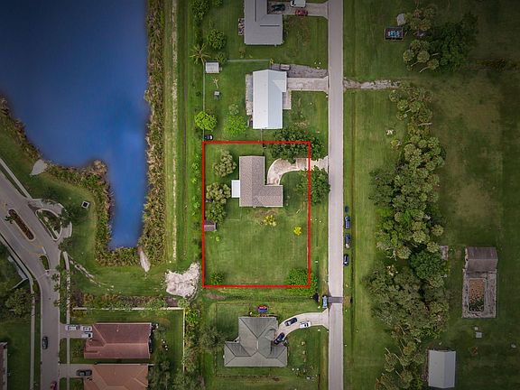 2nd image of 105 Sandalwood Drive