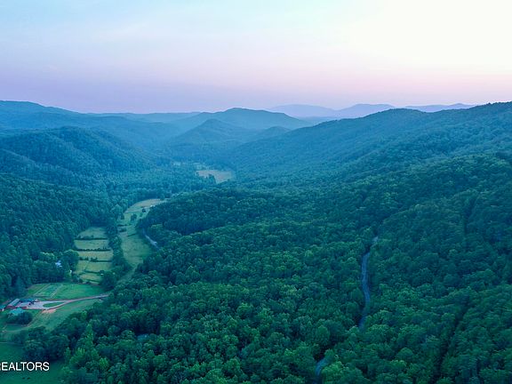 30th image of 550 Steer Creek Rd