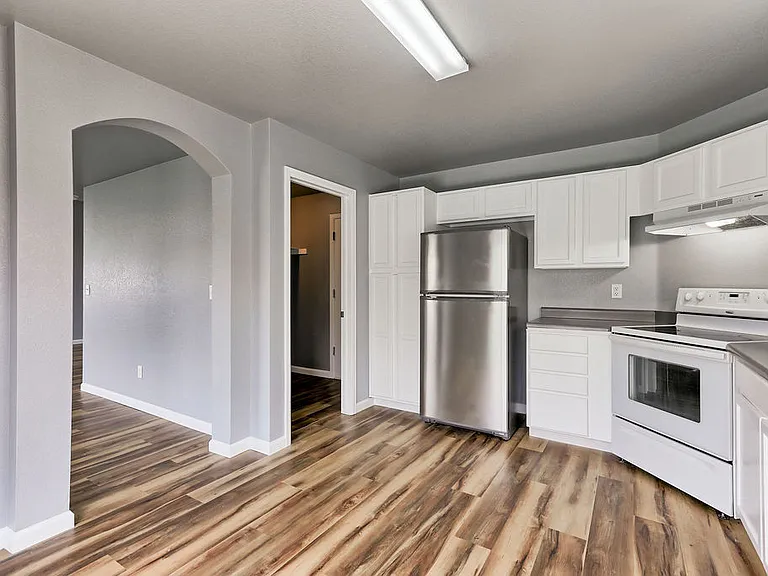 438 Heritage Ln #3 — Photo 4