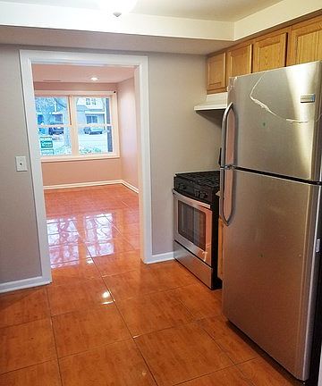 3rd image of 2060 Berkshire Cir Unit I