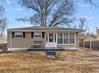 10044 Pepper Ln, Saint Louis, MO 63136