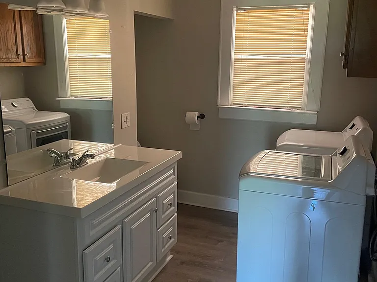 1827 Mount Holly Huntersville Rd — Photo 4