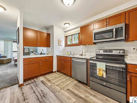 3rd image of 1686 La Mar Dr