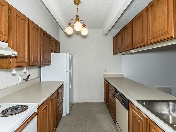 2nd image of 777 N Washington St APT 806